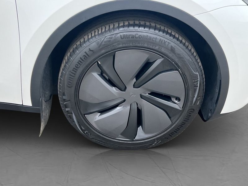 Tesla Model Y bild 32