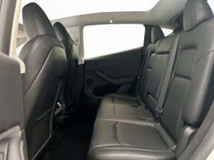Tesla Model Y bild 26