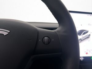 Tesla Model Y bild 34
