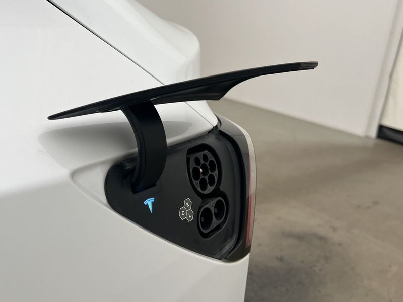 Tesla Model Y bild 28