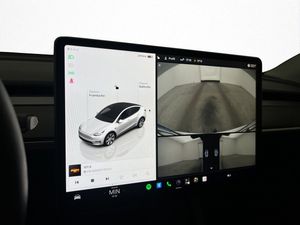 Tesla Model Y bild 16