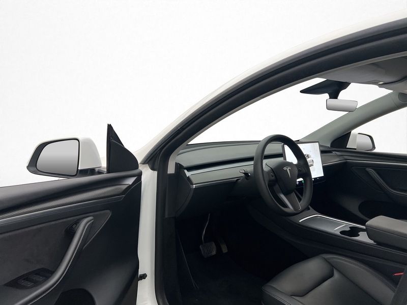 Tesla Model Y bild 11