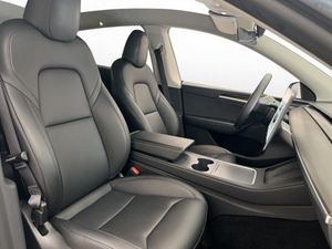 Tesla Model Y bild 24