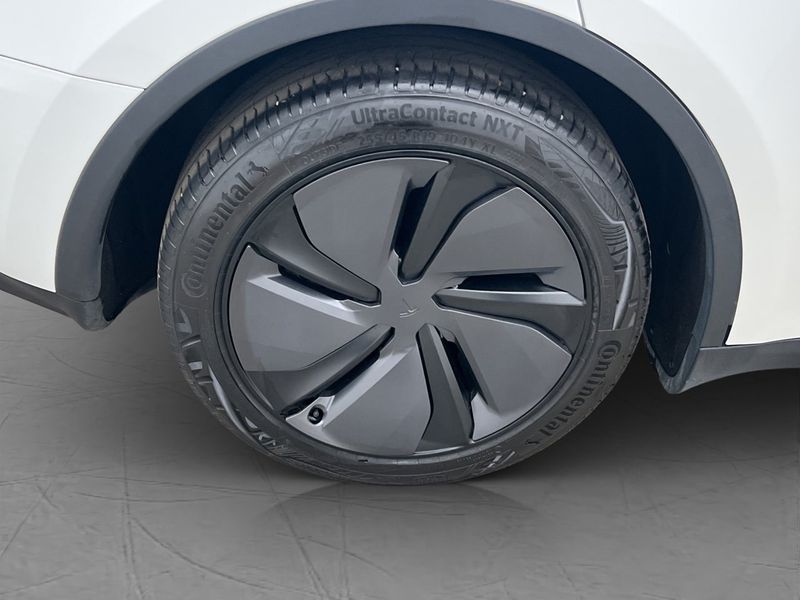 Tesla Model Y bild 31