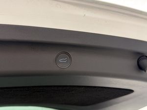 Tesla Model Y bild 28