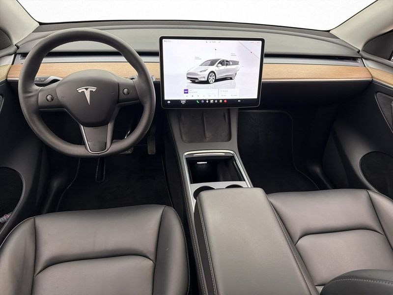 Tesla Model Y bild 15