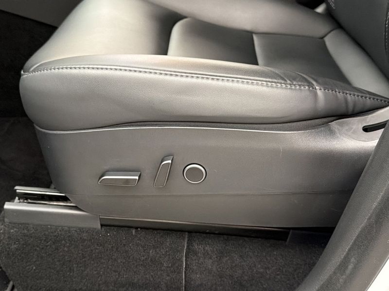 Tesla Model Y bild 14