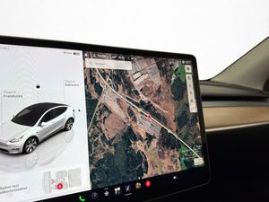 Tesla Model Y bild 17