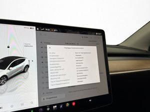 Tesla Model Y bild 24