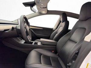 Tesla Model Y bild 12