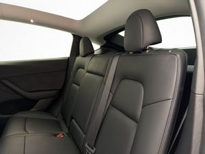 Tesla Model Y bild 27