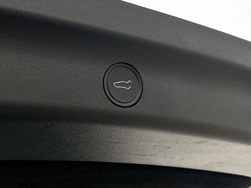 Tesla Model Y bild 29