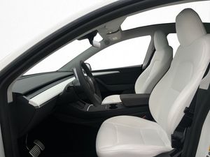 Tesla Model Y bild 13