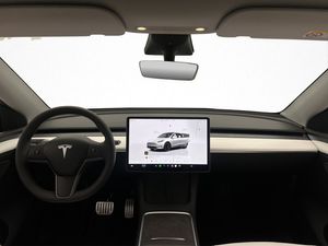 Tesla Model Y bild 14