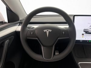 Tesla Model Y bild 15