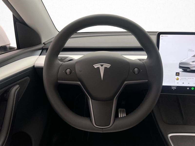 Tesla Model Y bild 15