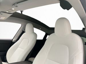 Tesla Model Y bild 12