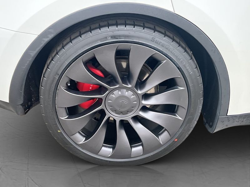 Tesla Model Y bild 32
