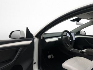 Tesla Model Y bild 11