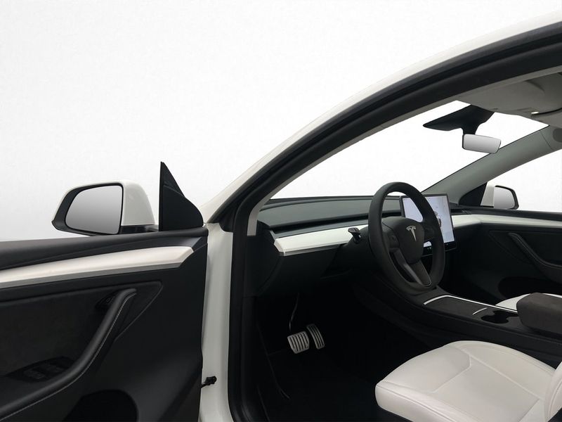 Tesla Model Y bild 11