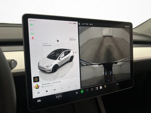 Tesla Model Y bild 16