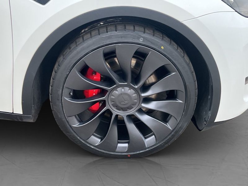 Tesla Model Y bild 33