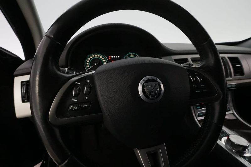 Jaguar XF bild 16