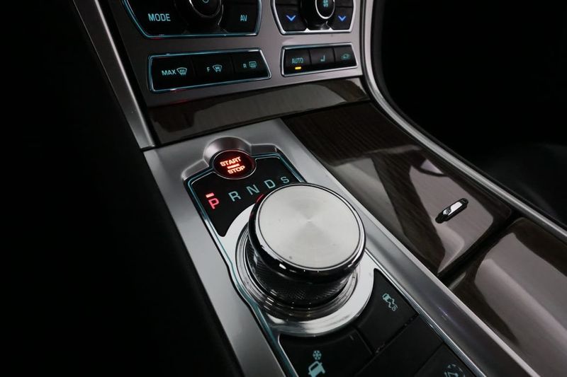 Jaguar XF bild 20
