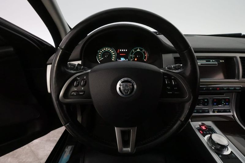 Jaguar XF bild 15