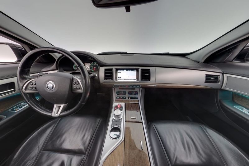 Jaguar XF bild 13