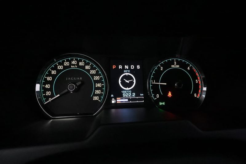 Jaguar XF bild 22