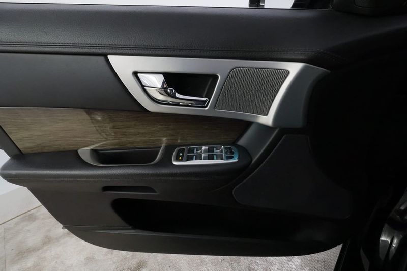 Jaguar XF bild 29