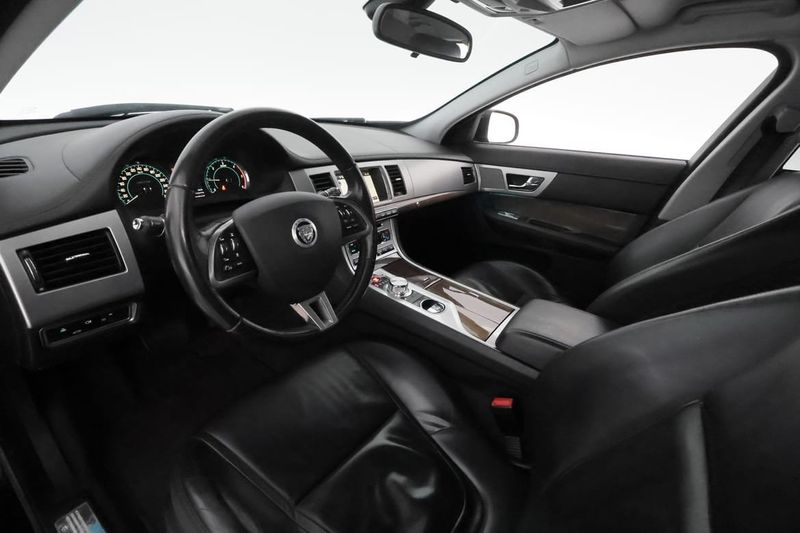 Jaguar XF bild 12