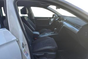 Volkswagen Passat bild 7