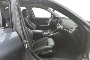 BMW 330 bild 7