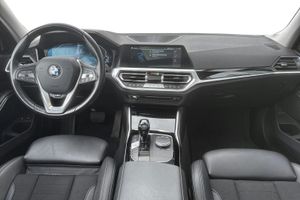 BMW 330 bild 6