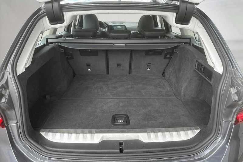 BMW 330 bild 9