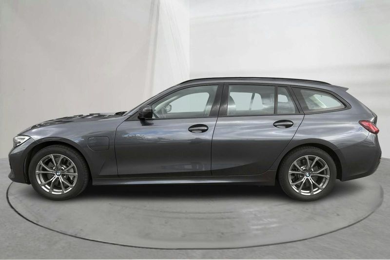 BMW 330 bild 2