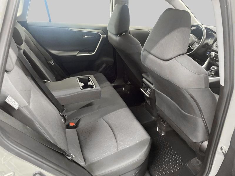 Toyota RAV4 bild 11