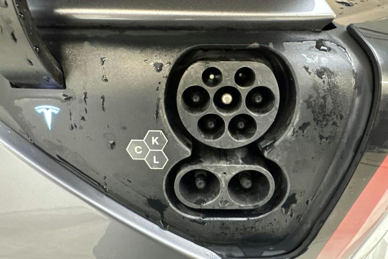 Tesla Model Y bild 17