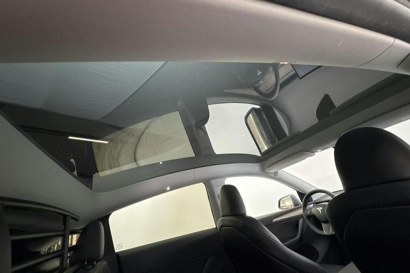 Tesla Model Y bild 14
