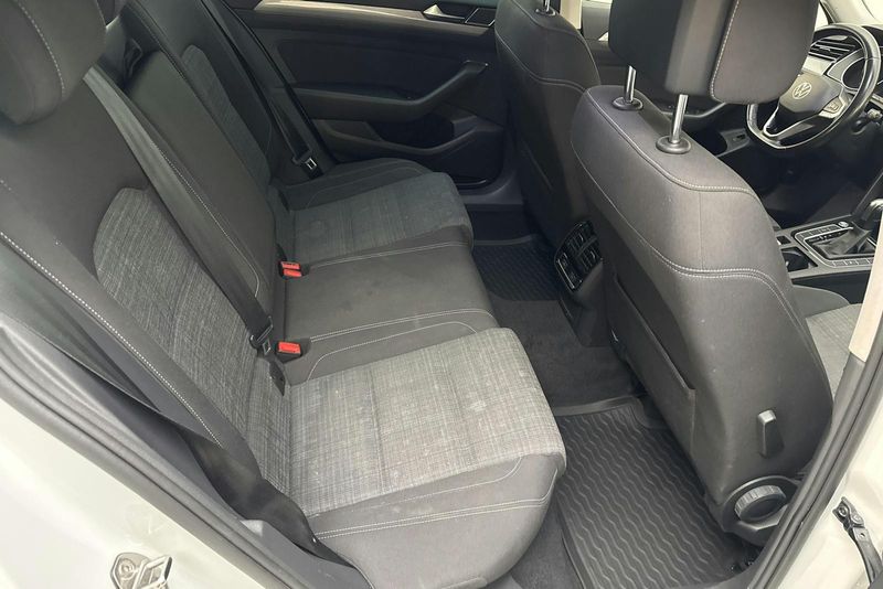 Volkswagen Passat bild 8