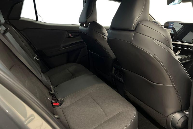 Toyota C-HR+ bild 8