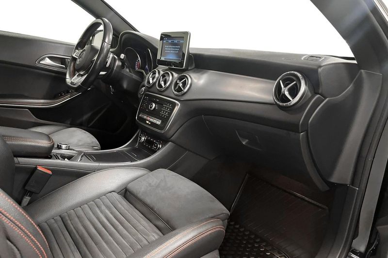 Mercedes CLA180 bild 9