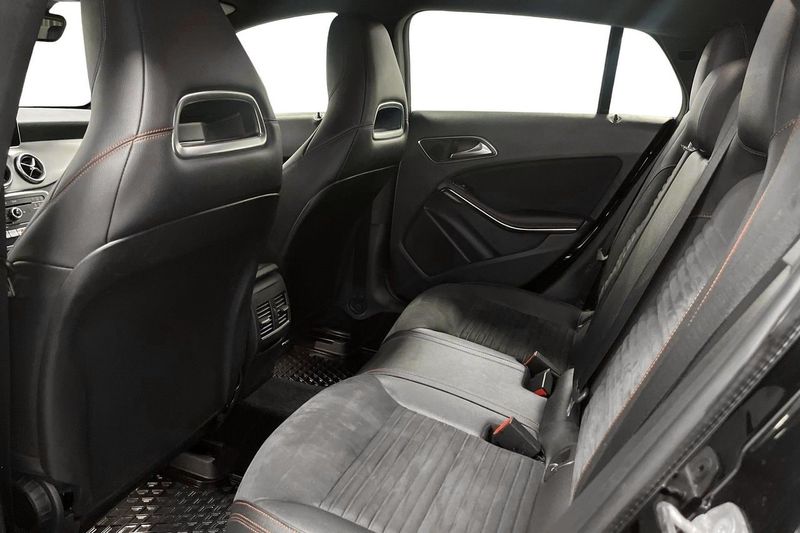 Mercedes CLA180 bild 8