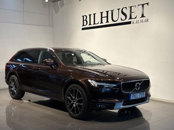 Volvo V90 Cross Country D5 AWD Pro *Bowers *Drag *360° *Pano *HUD *Värmare - 2018