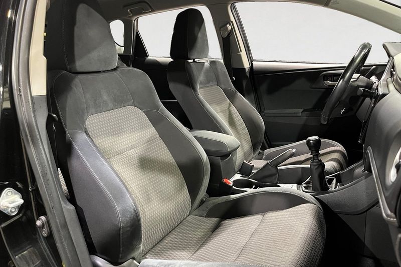Toyota Auris bild 15