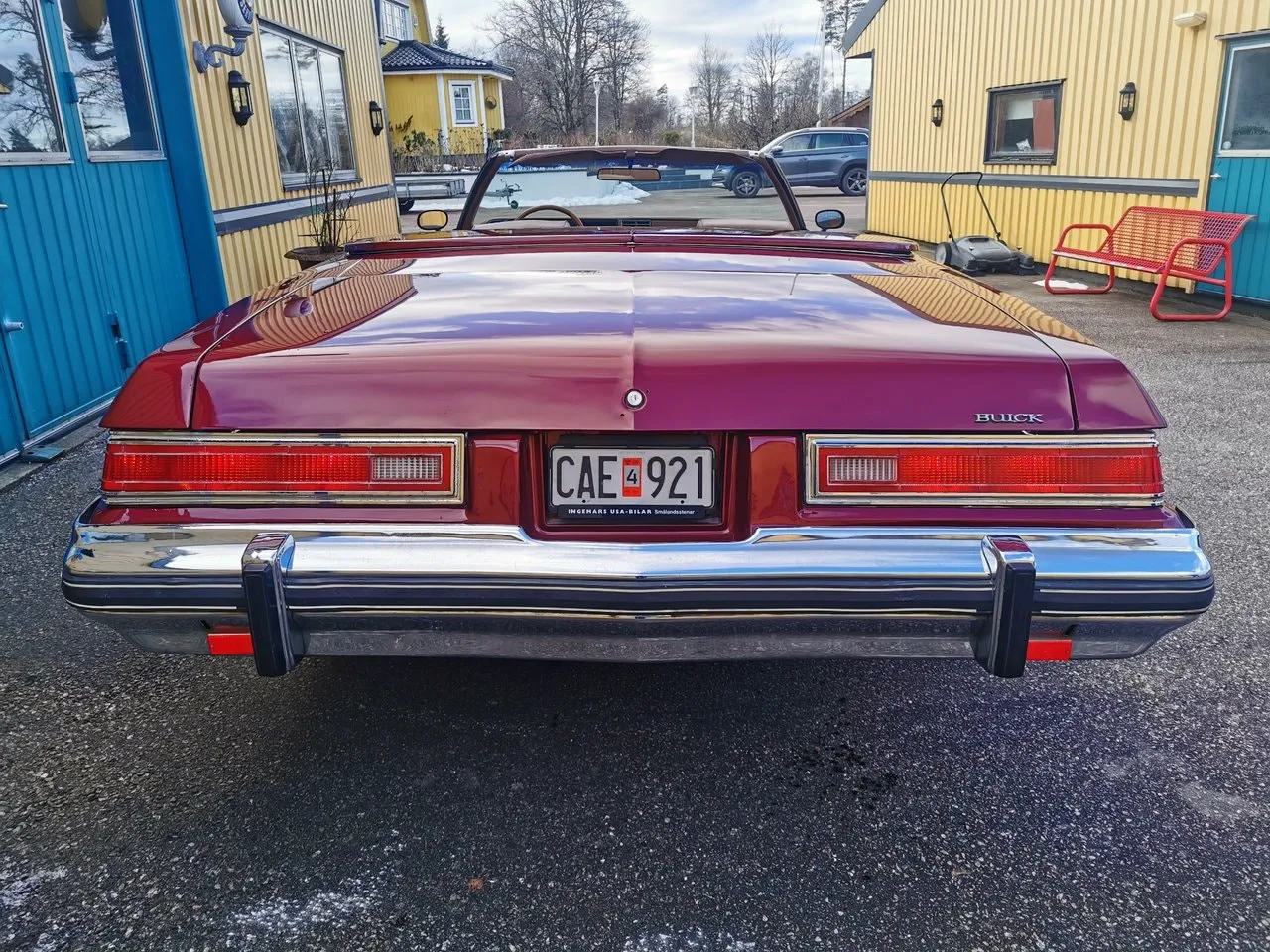 Vehicle image 6