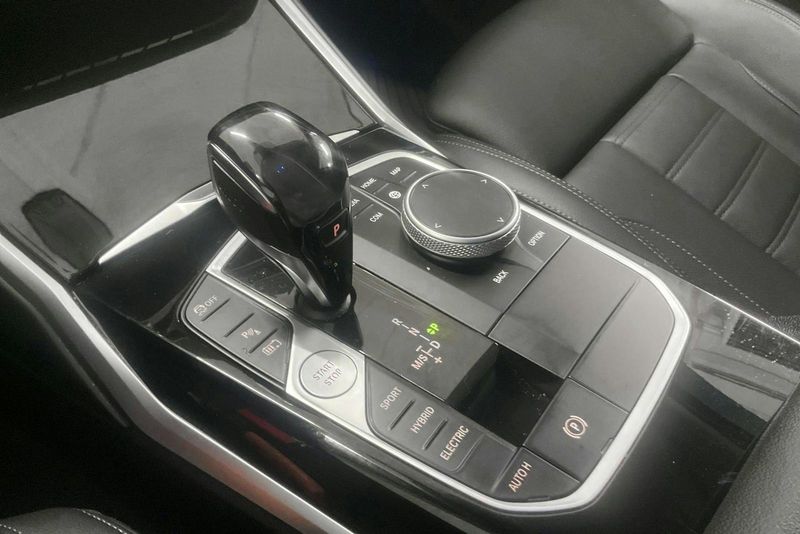 BMW 330 bild 18