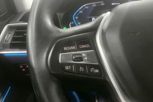 BMW 330 bild 19